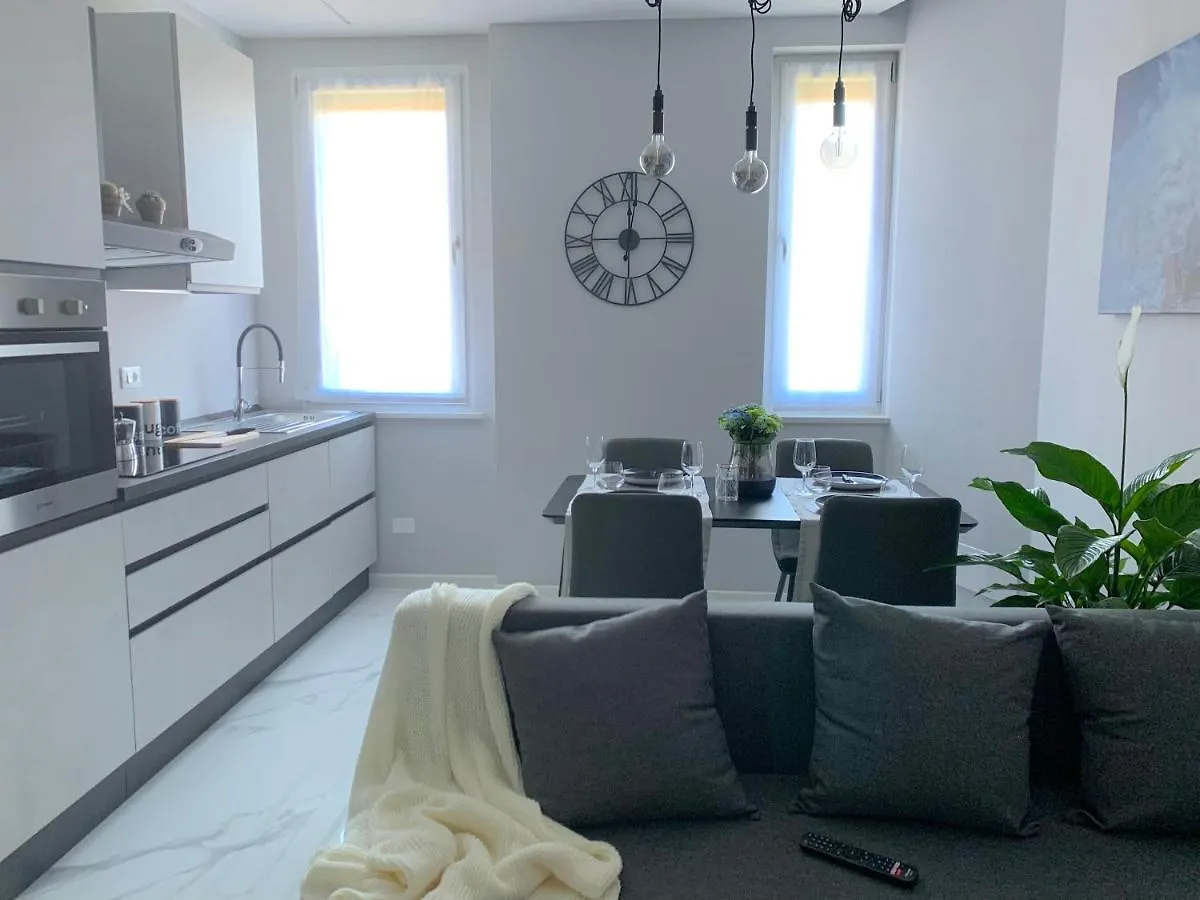 Temali Apartment Peschiera del Garda 0*,  Italia
